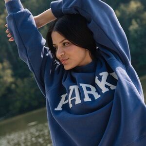 PARKE SWEATSHIRT! CROWN + LIGHT BLUE